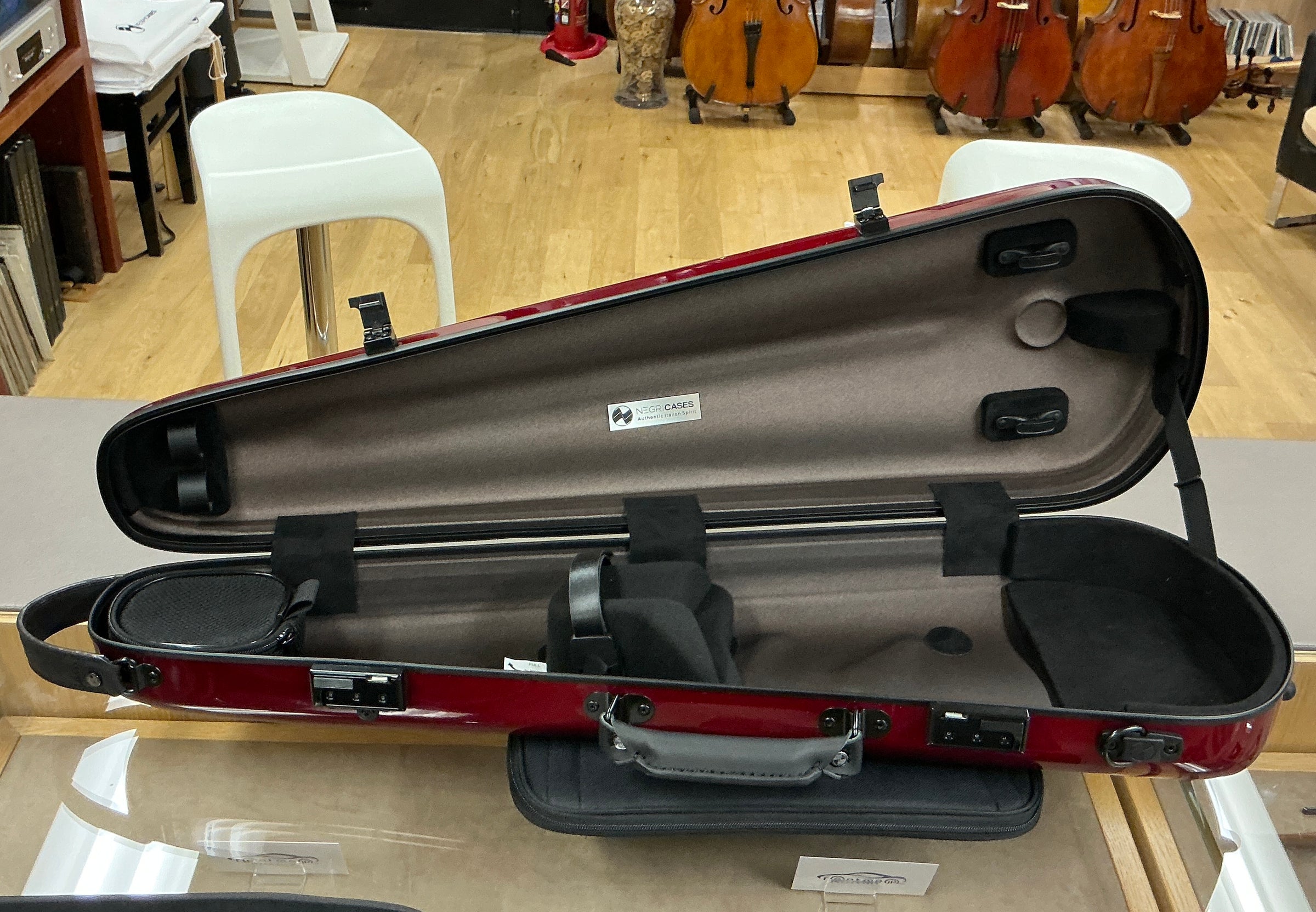 Negri New Violin Case Vulcano Triangular ネグリヴァイオリンケース
